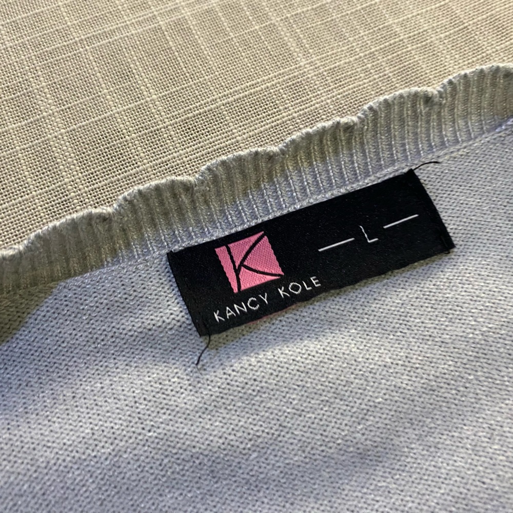 Kancy Kole women’s short sleeve sweater in light grey. Women’s size L - Picture 3 of 16